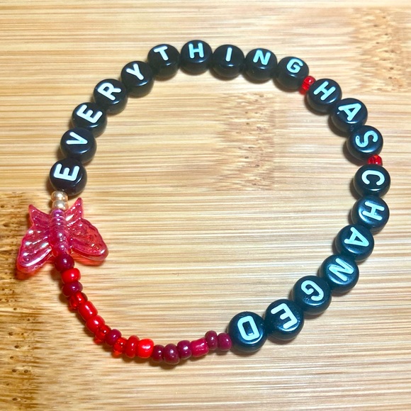 3 Taylor Swift Eras Tour Seattle Night 1 Surprise Song Friendship Bracelets - Picture 3 of 4